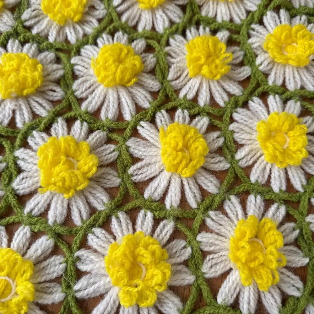 Vintage Daisy Chain Reversible Crochet Afghan Throw 48x70